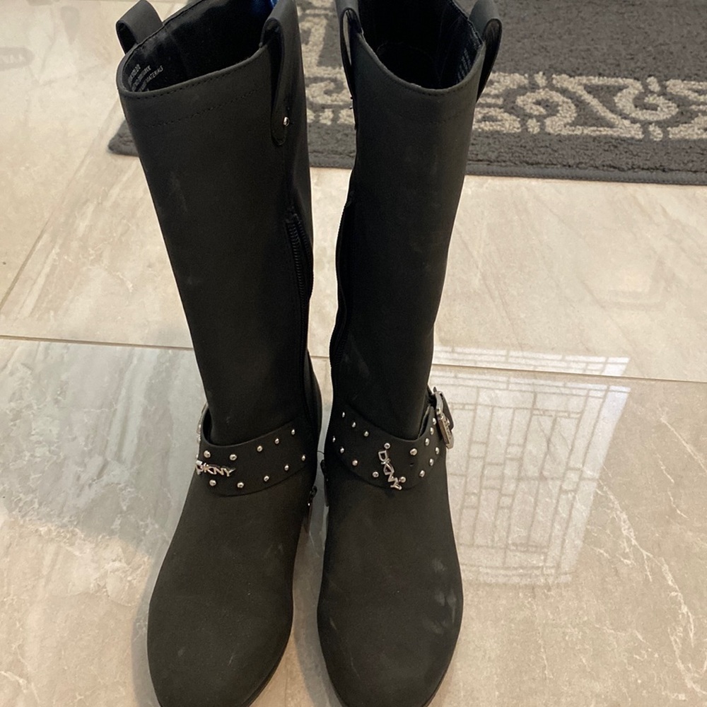DKNY boots girl size 2